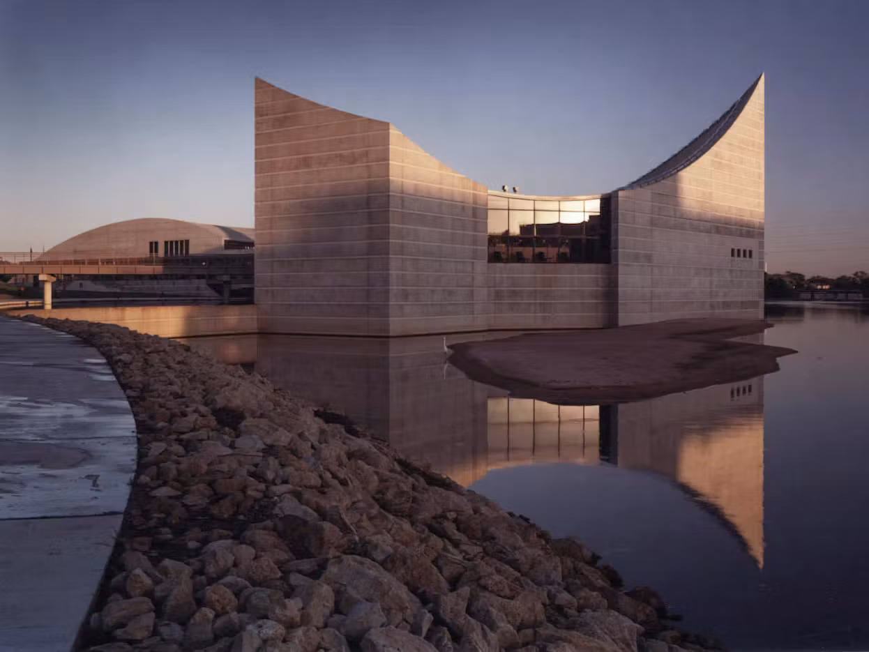 Exploration Place Moshe Safdie